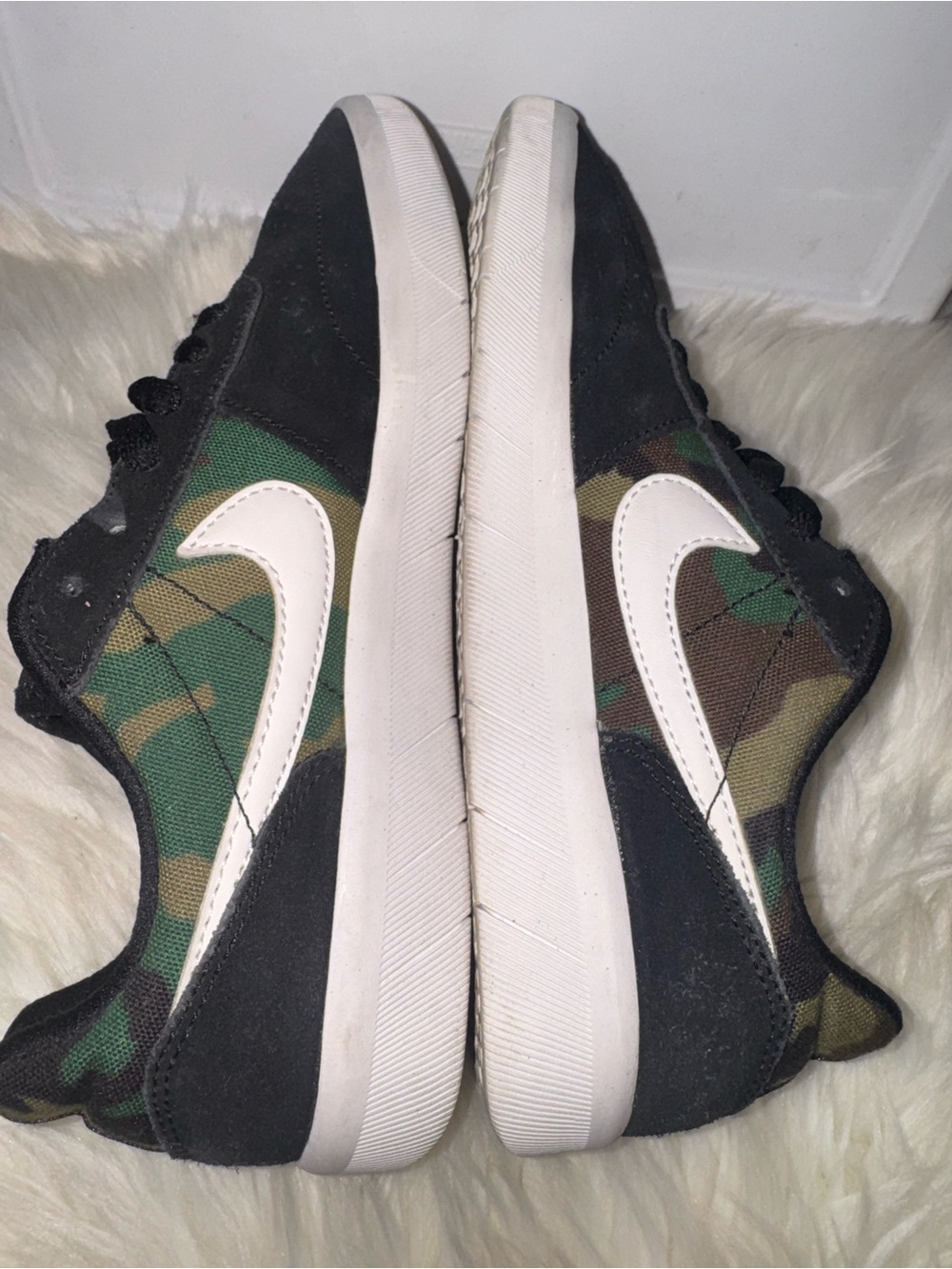Nike Men's Black and Green Camo Low-Top Sneakers - Picture 6 of 8